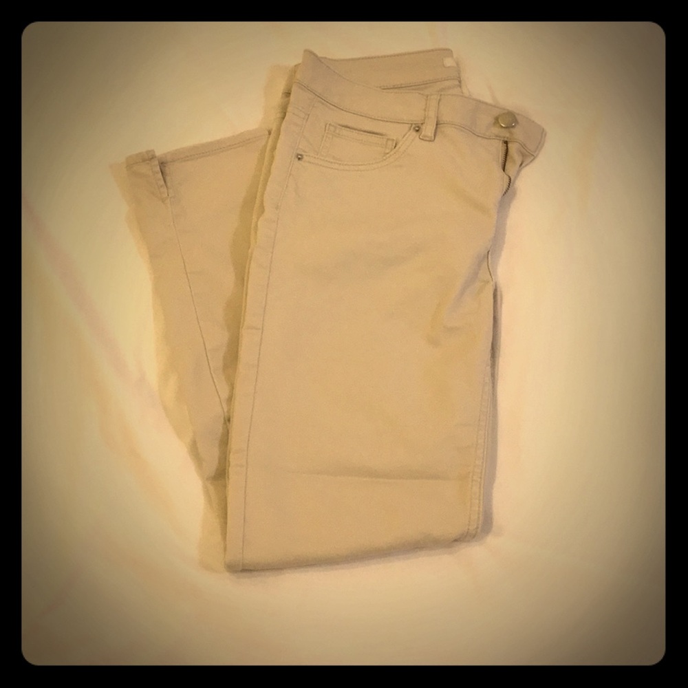 Cream stretchy jeans